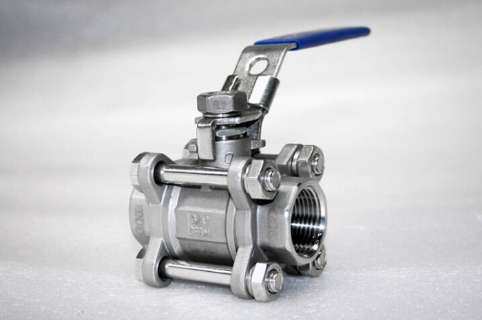 Какую роль трехкомпонентный шаровой кран из нержавеющей стали играет в химическом производстве?