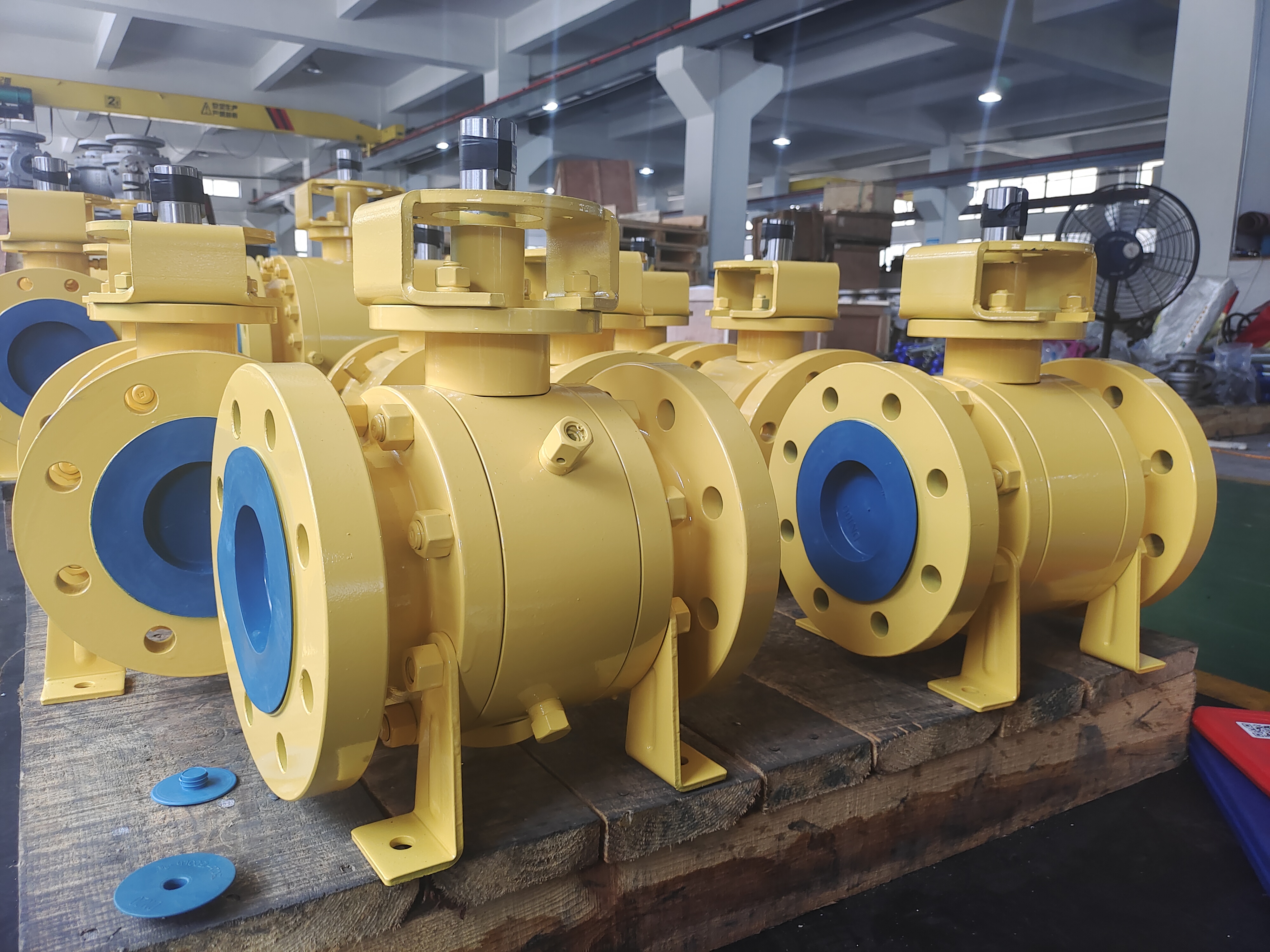 API6D Нержавеющая сталь 3PC Фланцевый шаровой кран с цапфой